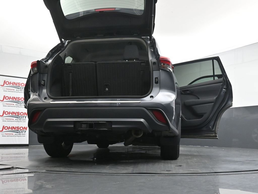 Used 2020 Toyota Highlander LE AWD/4WD image 46