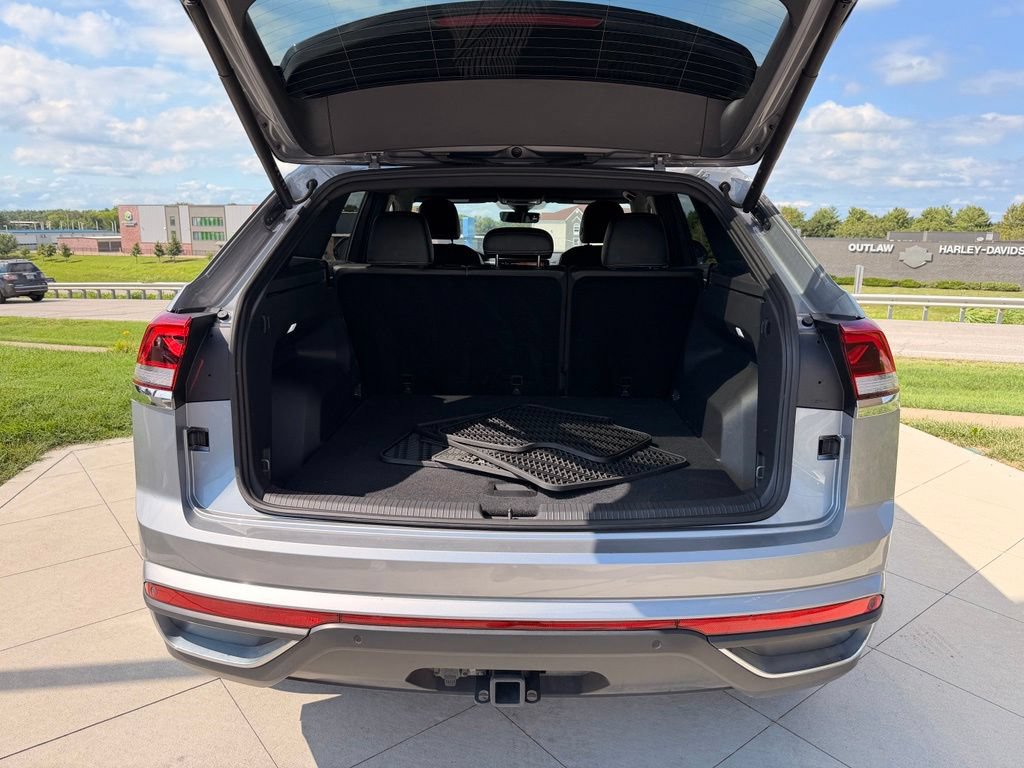 Used 2024 Volkswagen Atlas Cross Sport SE AWD/4WD image 6