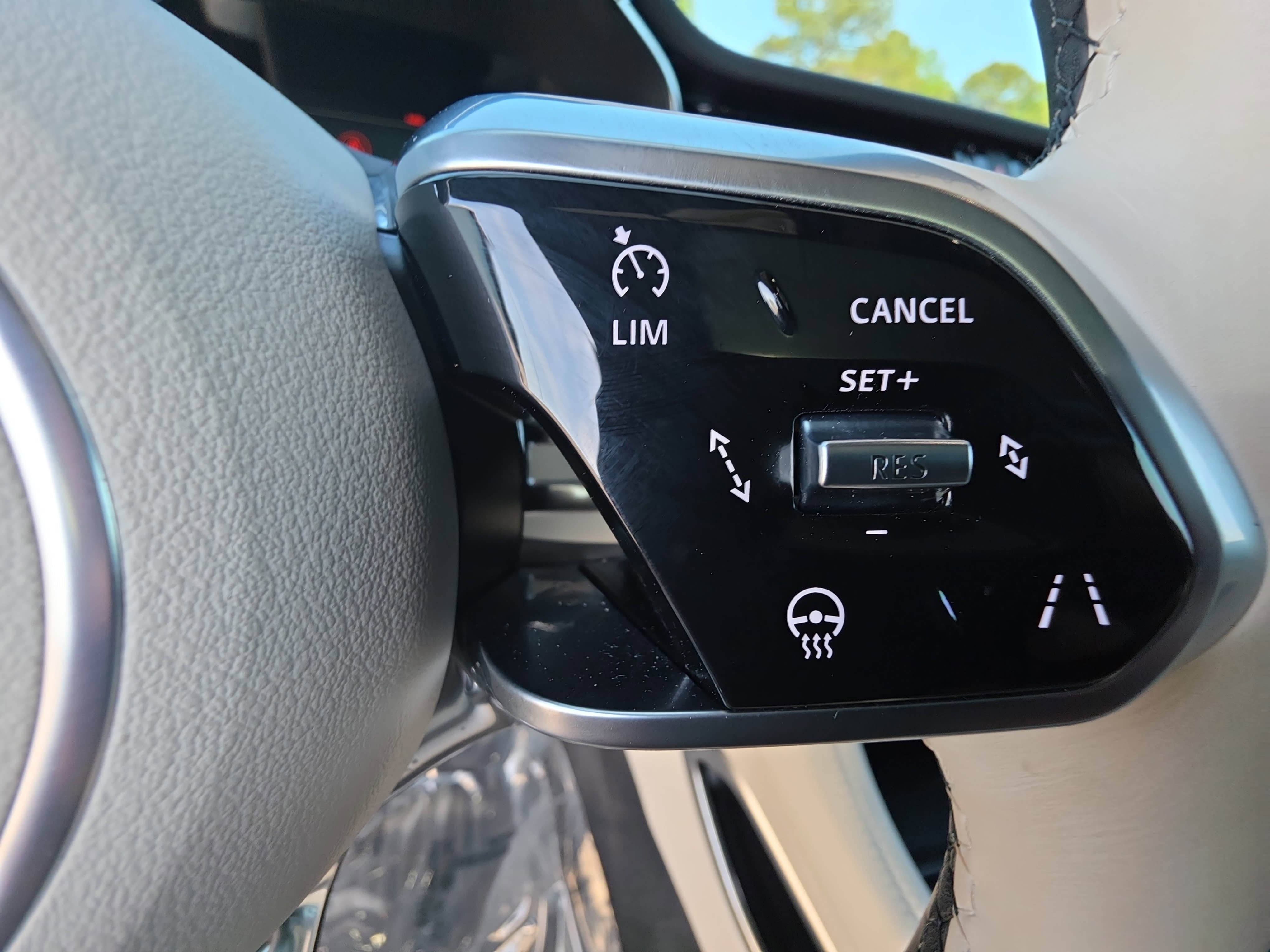 Used 2025 Jaguar F-PACE R-Dynamic S AWD/4WD image 18