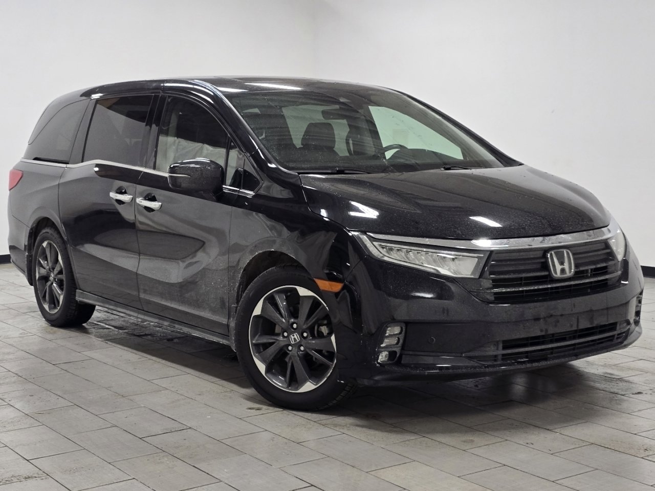 Used 2023 Honda Odyssey Elite image 2