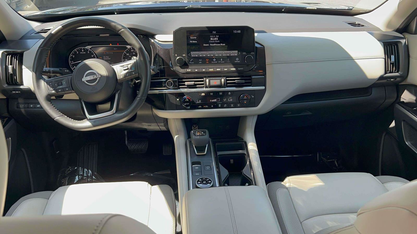 Used 2024 Nissan Pathfinder SL AWD/4WD image 26