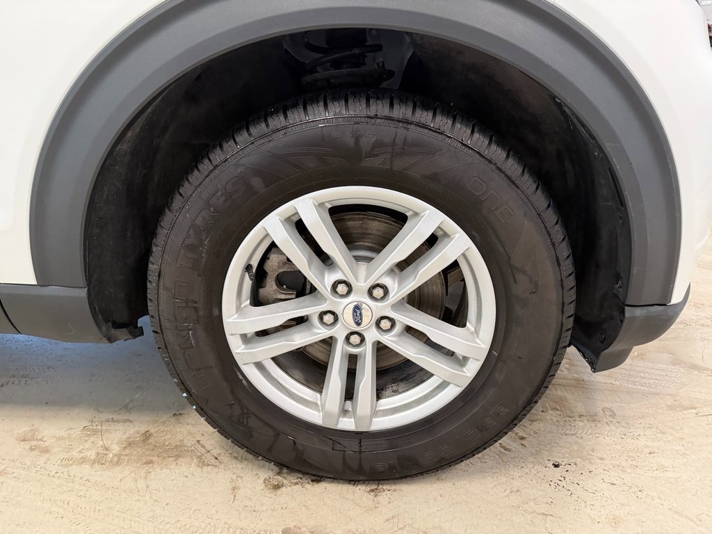 Used 2022 Ford Explorer XLT image 11