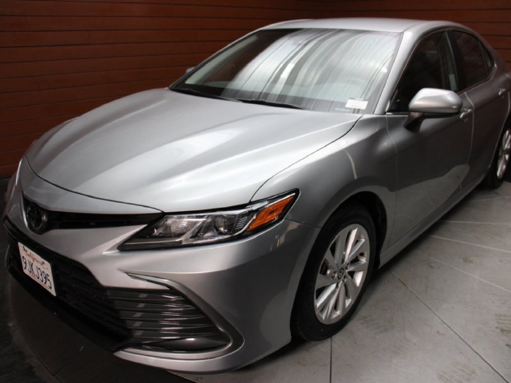 Used 2024 Toyota Camry LE FWD image 27