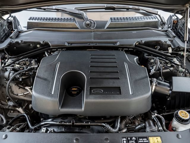 Certified 2023 Land Rover Defender 130 SE AWD/4WD image 35