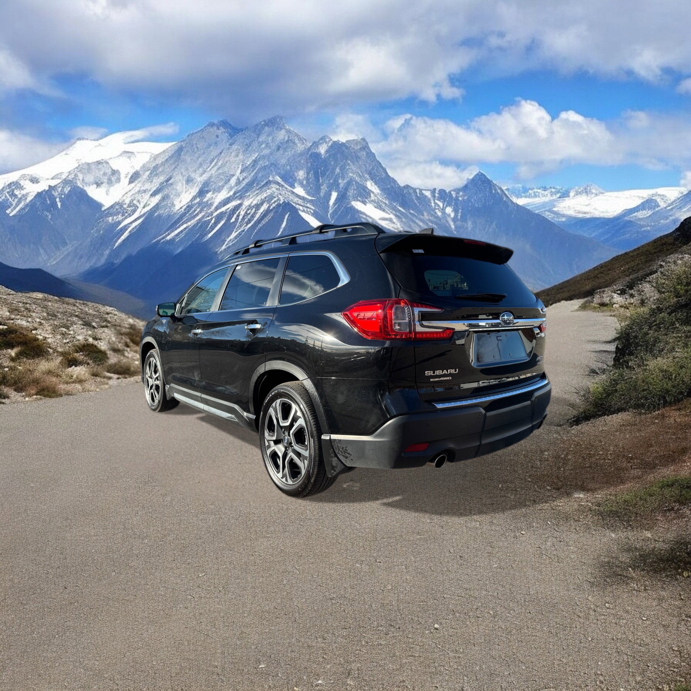 Used 2023 Subaru Ascent Touring image 3