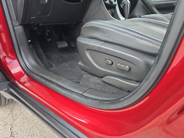 Used 2022 Chevrolet Trax LT w/ LT Convenience Package image 17