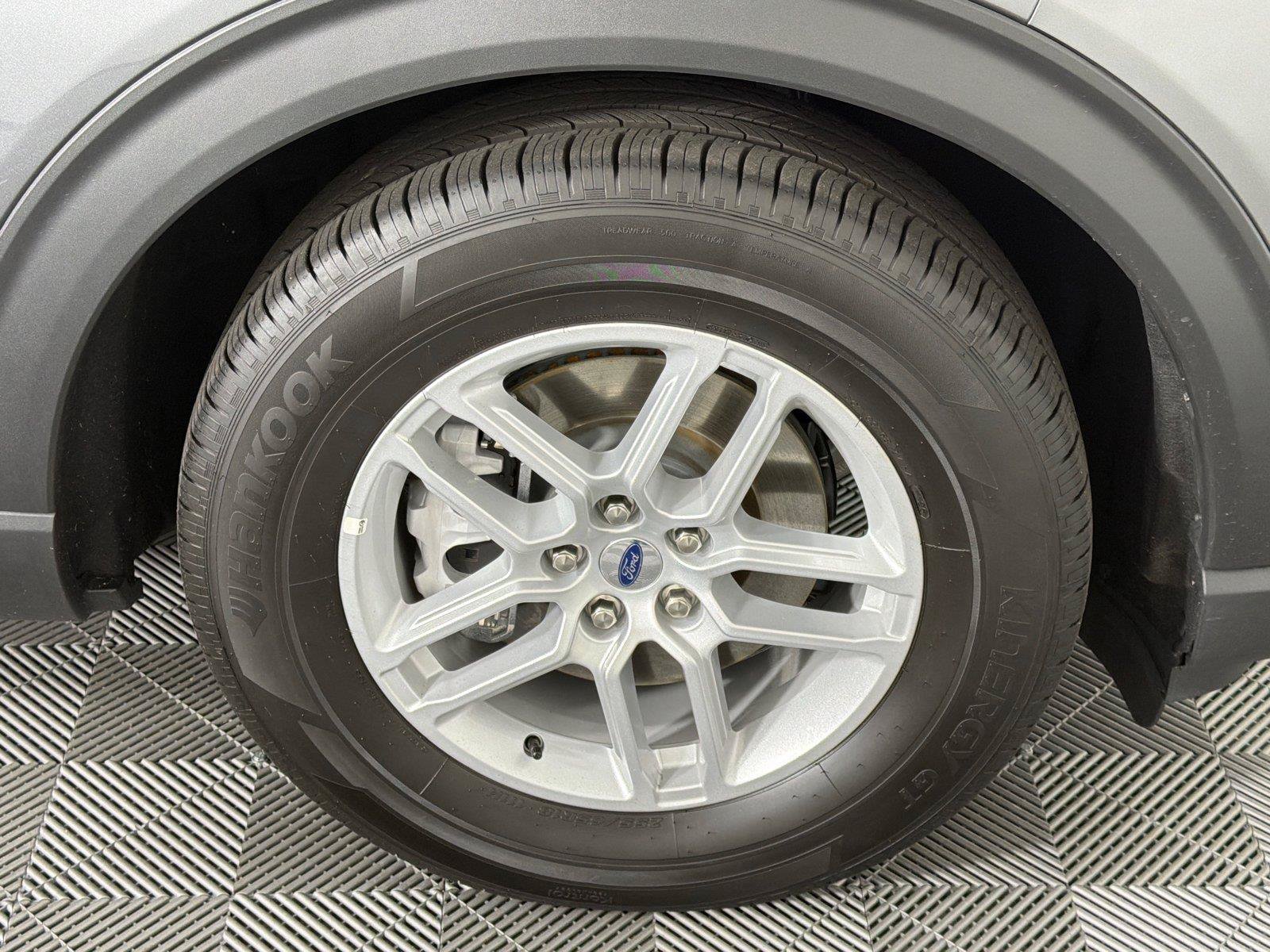 Used 2026 Ford Explorer Active RWD image 12