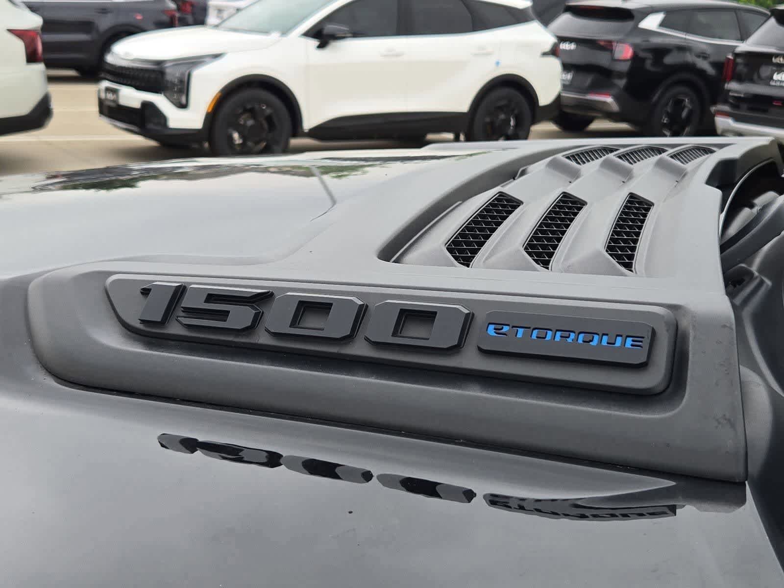 Used 2023 RAM 1500 Laramie AWD/4WD image 12