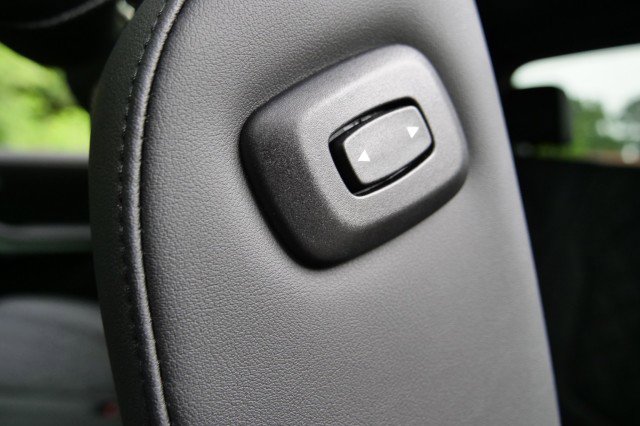 Used 2024 BMW X7 xDrive40i w/ Premium Package image 40