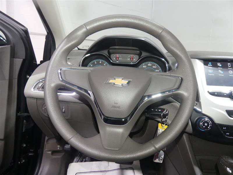 Used 2018 Chevrolet Cruze LS FWD image 29