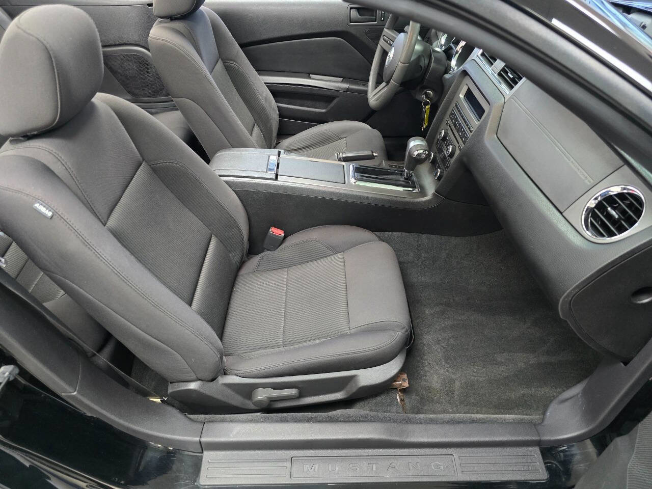 Used 2012 Ford Mustang Convertible image 32