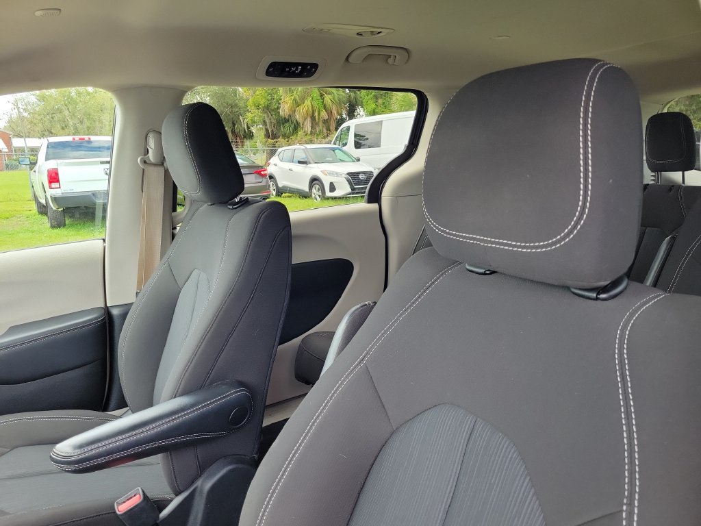Used 2023 Chrysler Voyager LX FWD image 24
