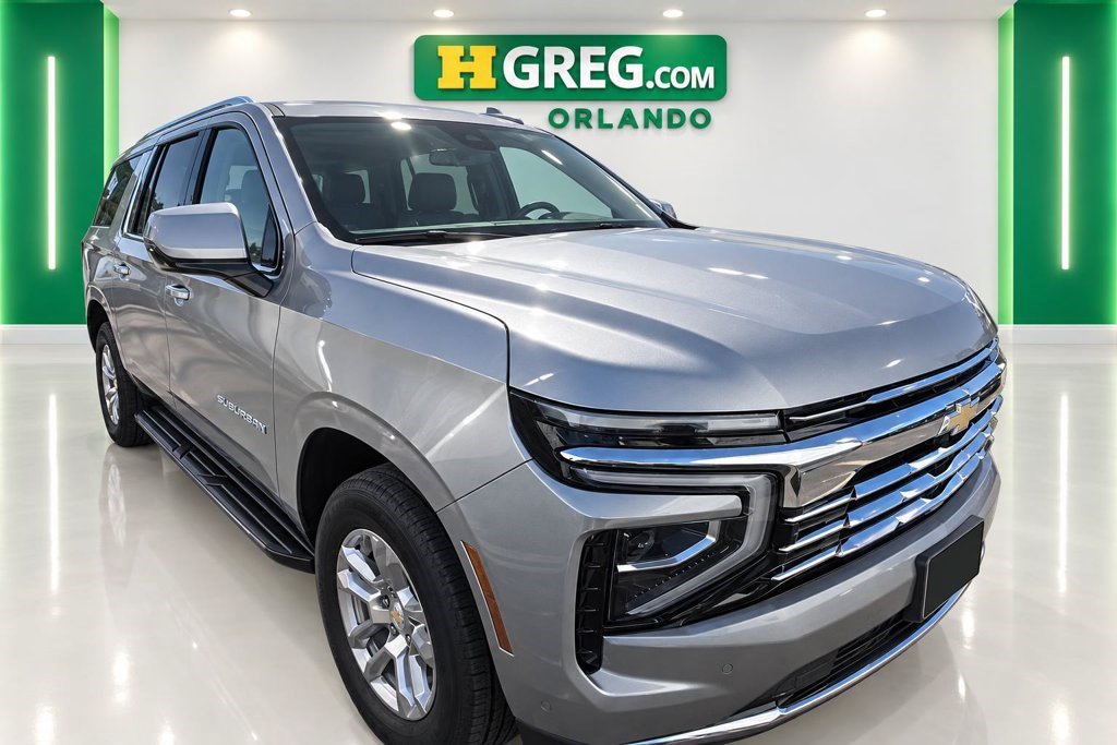 Used 2025 Chevrolet Suburban LT RWD image 4