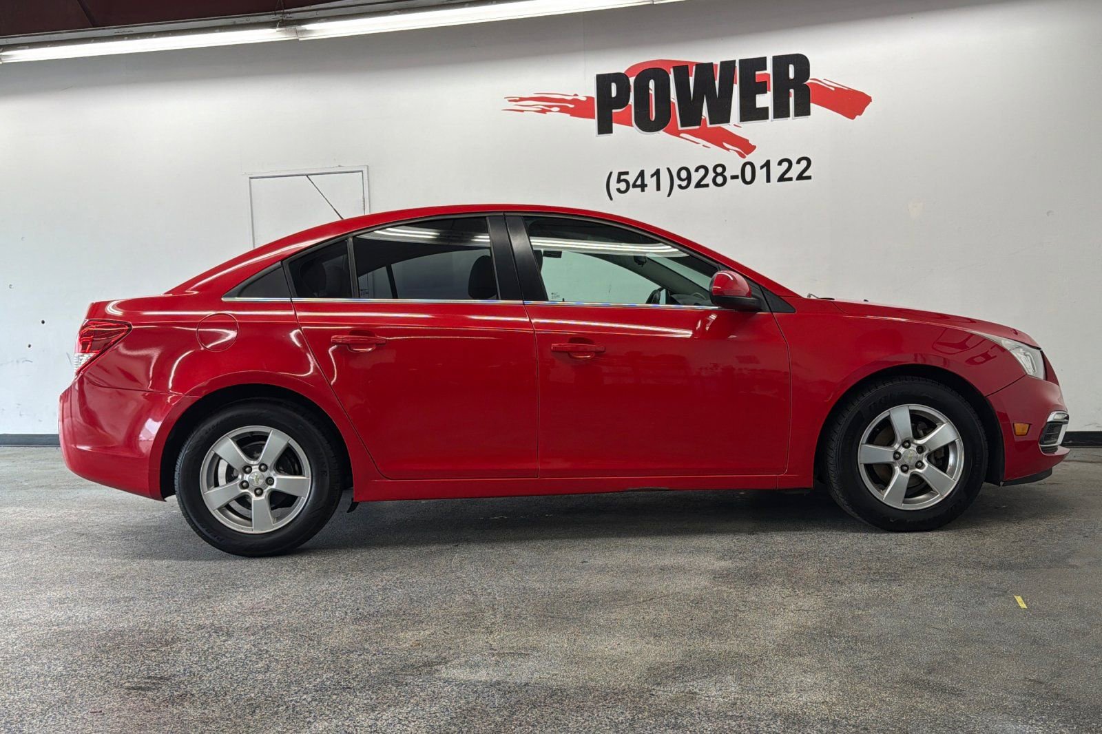 Used 2015 Chevrolet Cruze LT FWD image 2