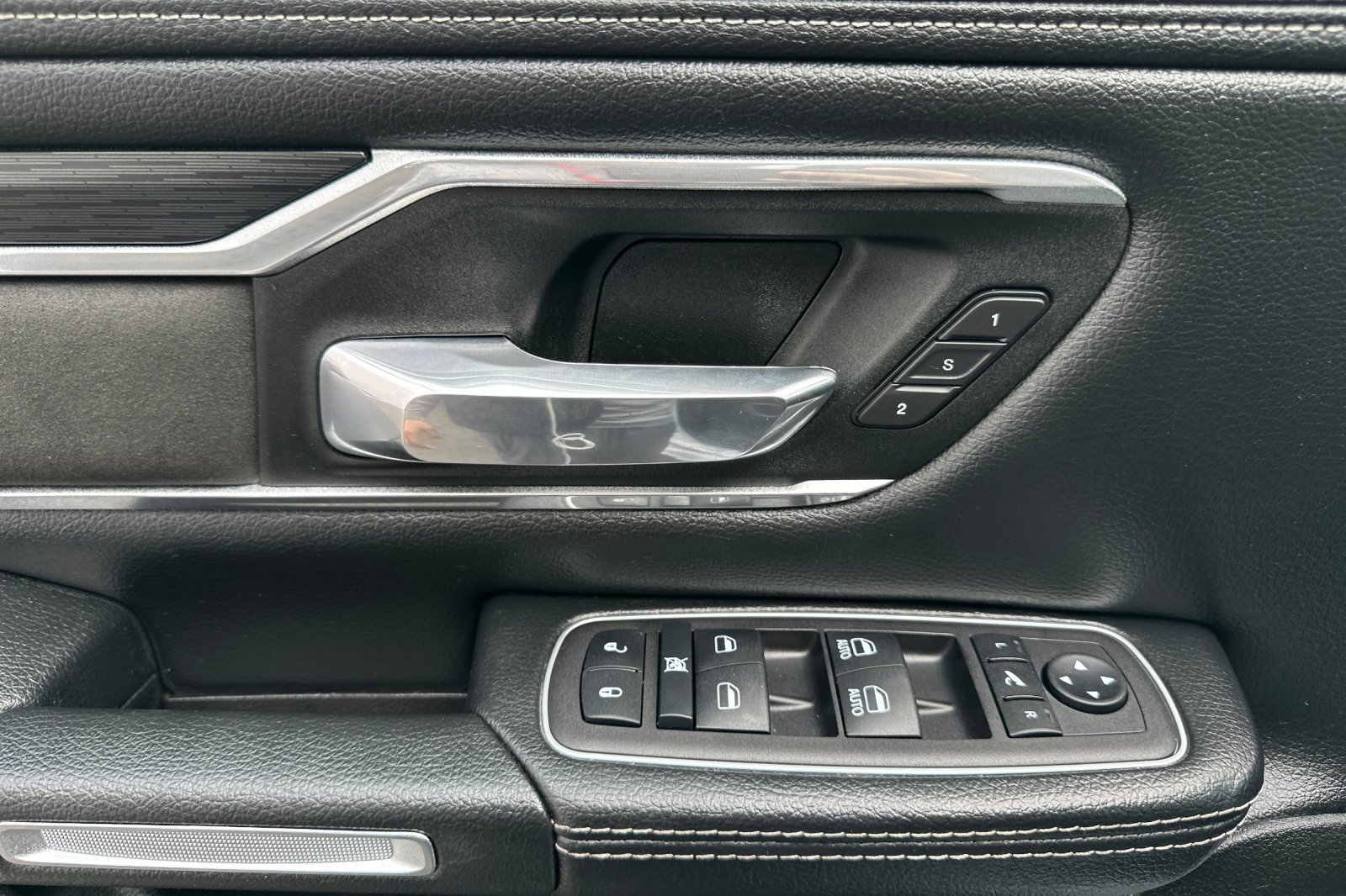 Used 2023 RAM 1500 Laramie image 11