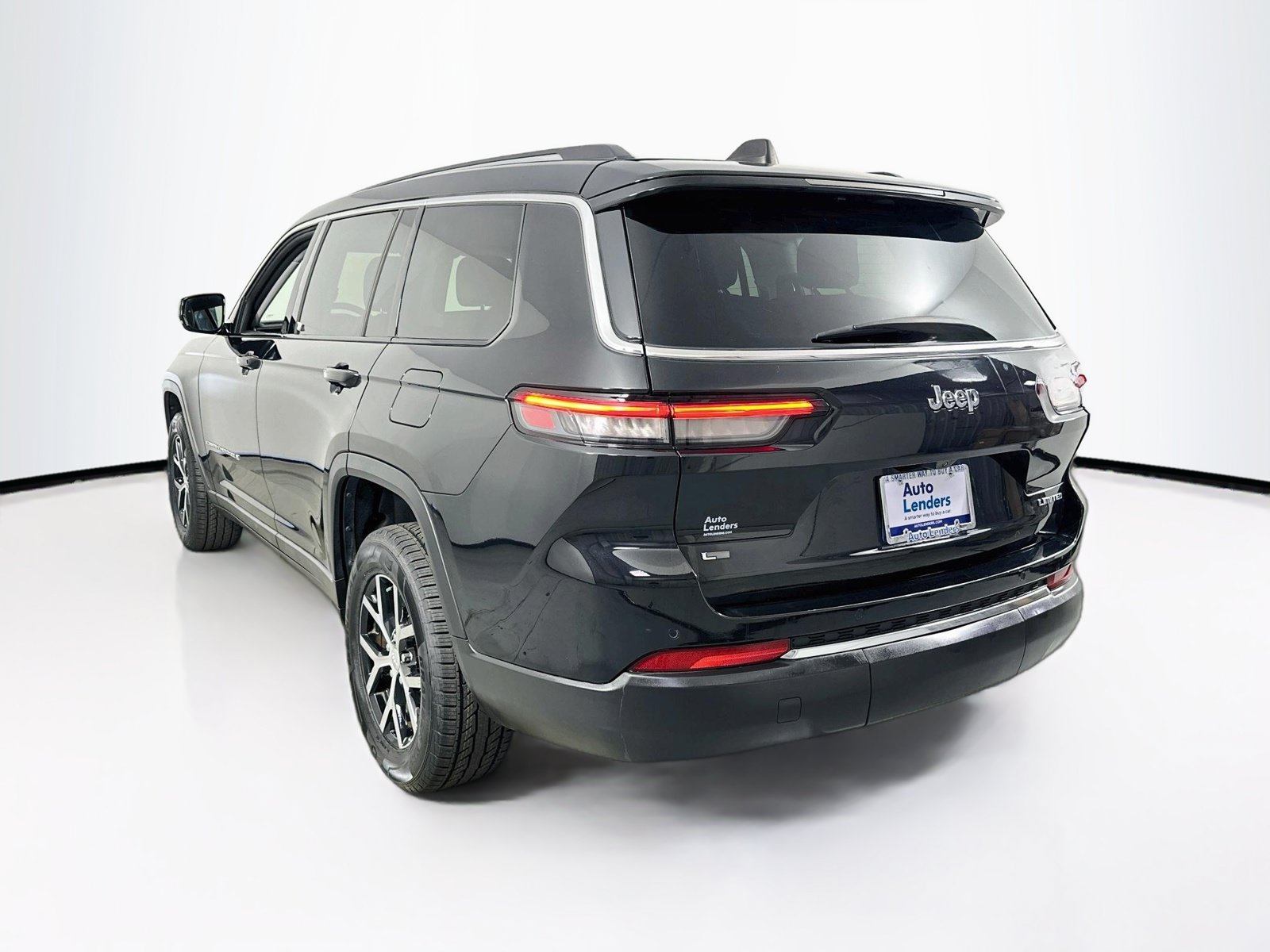 Used 2023 Jeep Grand Cherokee L Limited RWD image 7