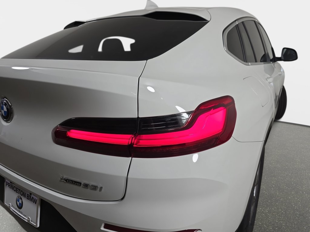 Certified 2025 BMW X4 xDrive30i w/ Premium Package AWD/4WD image 36