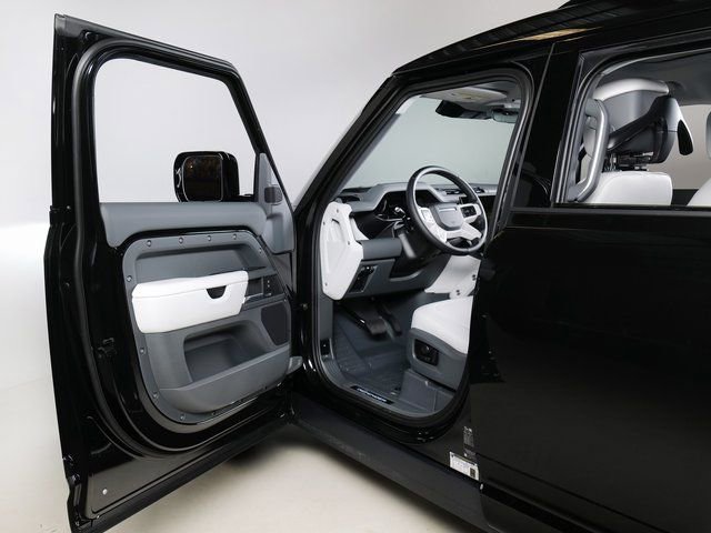 New 2026 Land Rover Defender 110 X-Dynamic SE AWD/4WD image 23