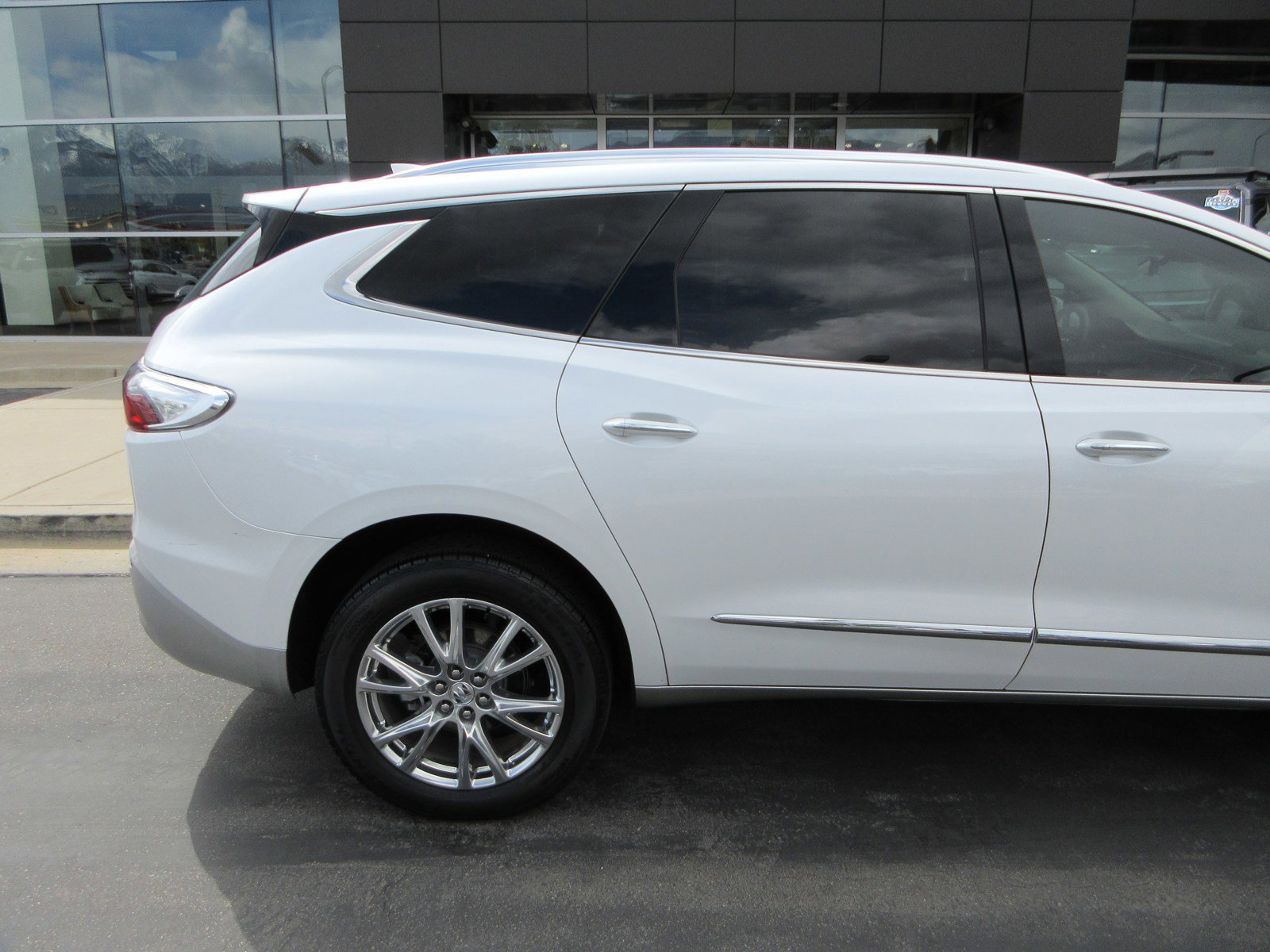 Used 2023 Buick Enclave Premium w/ Experience Buick Package AWD/4WD image 10