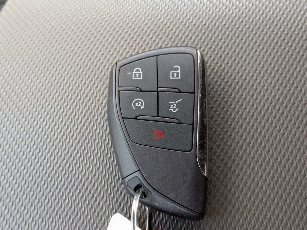 Used 2025 Chevrolet Equinox LT w/ Convenience Package II FWD image 32