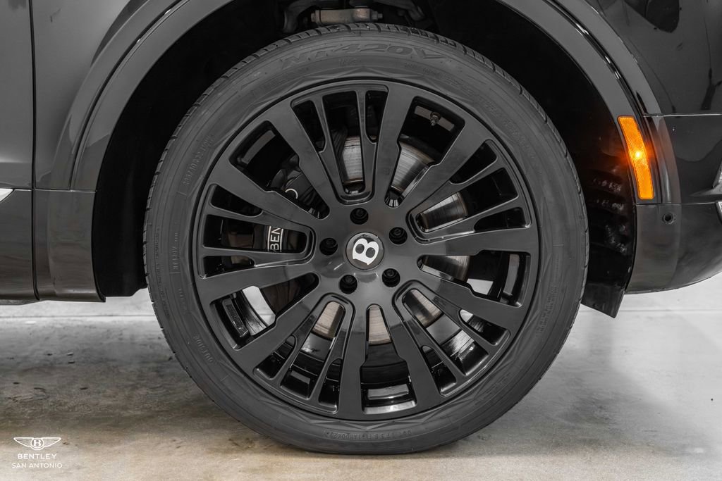 Used 2017 Bentley Bentayga AWD/4WD image 6