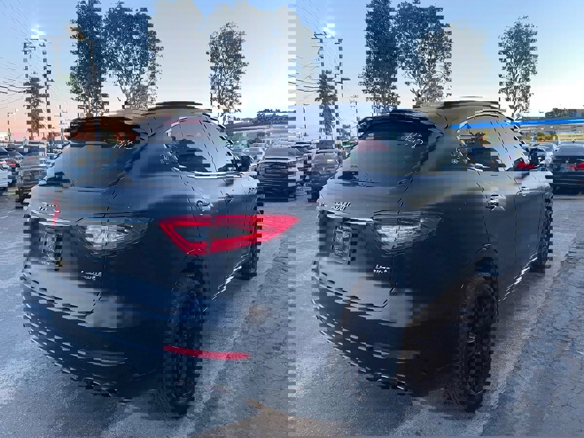 Used 2017 Maserati Levante w/ Sport Package image 5