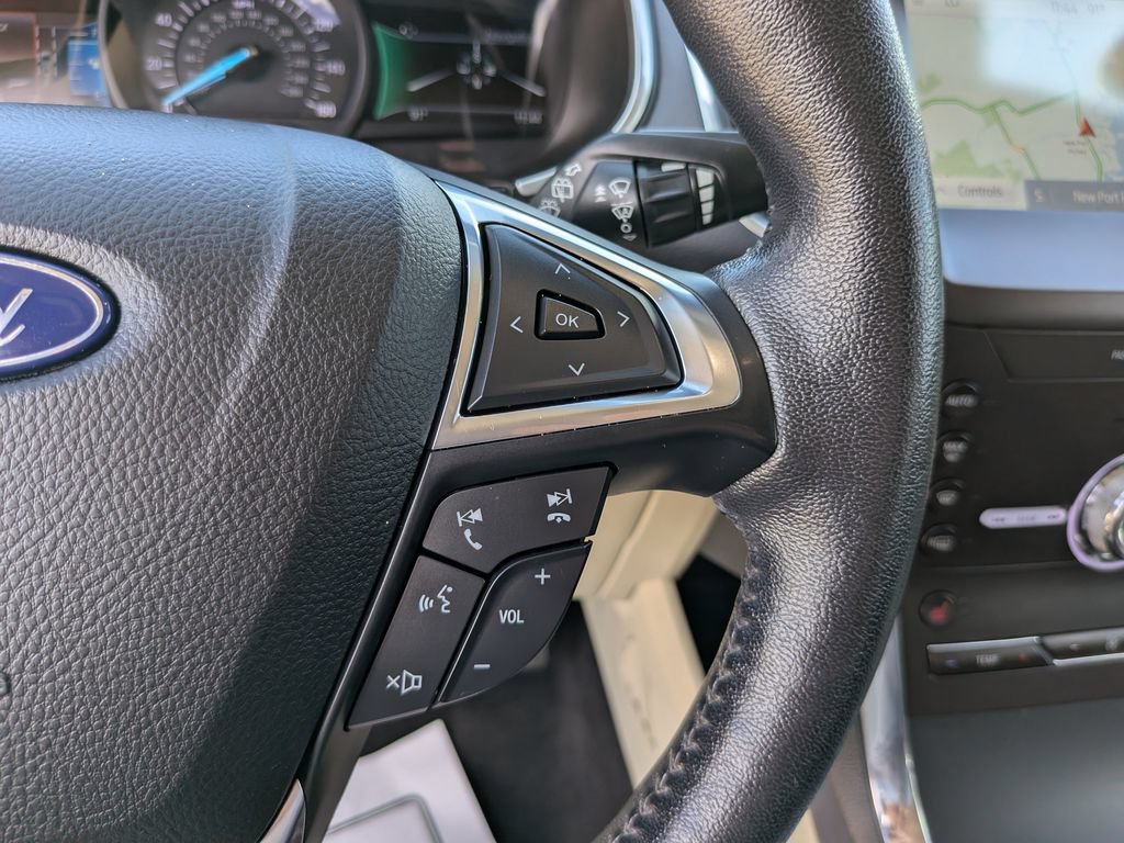 Used 2020 Ford Edge Titanium FWD image 32