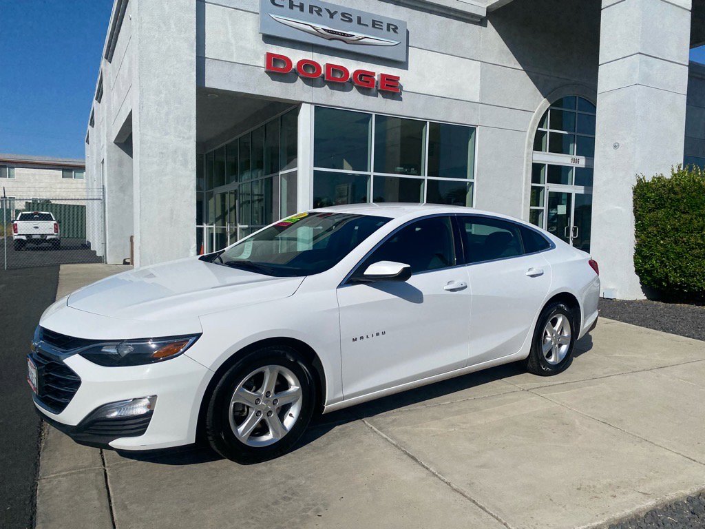 Used 2020 Chevrolet Malibu LS w/ Driver Confidence Package II image 2