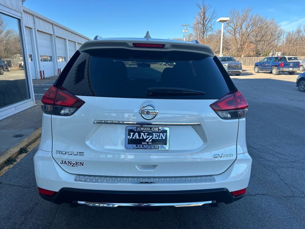 Used 2018 Nissan Rogue SV image 6