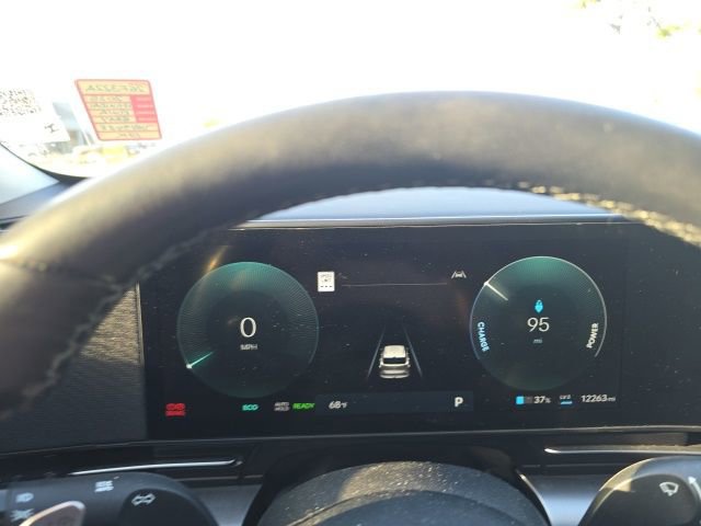 Used 2025 Hyundai Kona Limited image 10