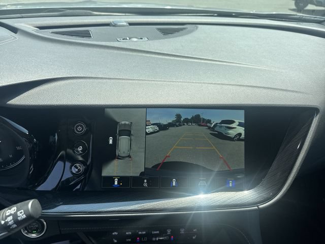Certified 2023 Buick Envision Essence w/ Technology Package I AWD/4WD image 15