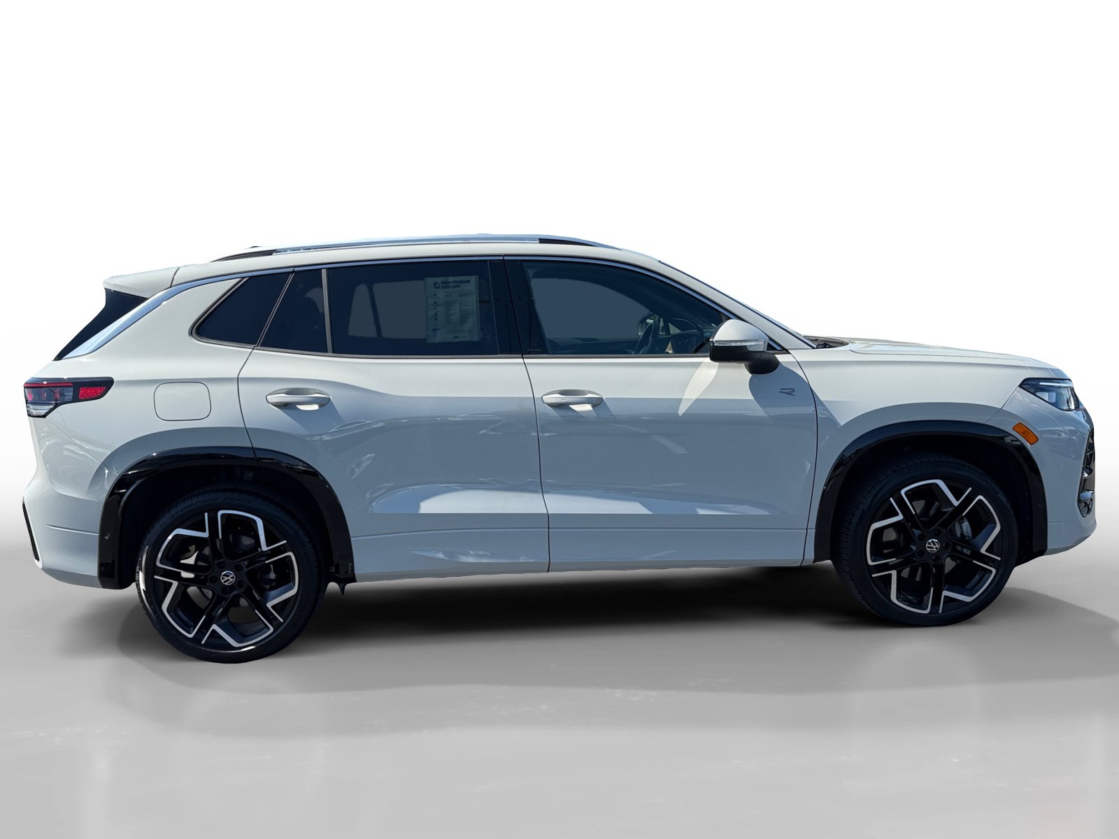Certified 2025 Volkswagen Tiguan SEL R-Line AWD/4WD image 6