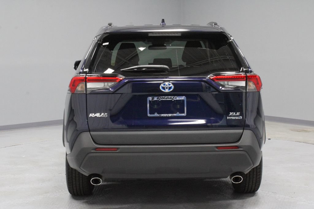 Used 2022 Toyota RAV4 XLE AWD/4WD image 9