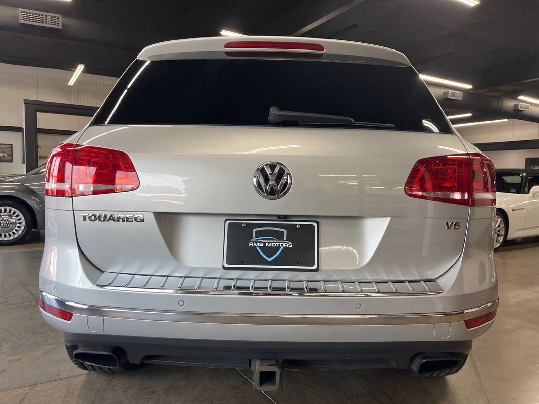 Used 2017 Volkswagen Touareg Wolfsburg Edition AWD/4WD image 12