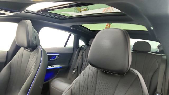 Used 2023 Mercedes-Benz EQE 500 4MATIC Sedan w/ Digital Light Package image 32