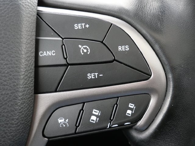 Used 2020 Jeep Grand Cherokee High Altitude AWD/4WD image 17