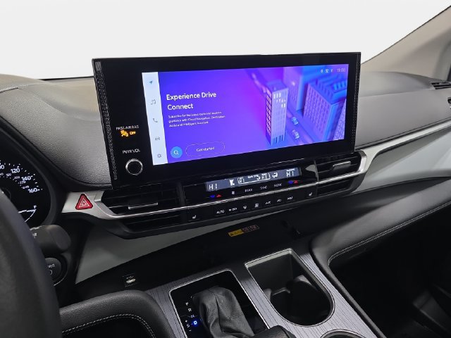 Used 2025 Toyota Sienna XLE FWD image 17