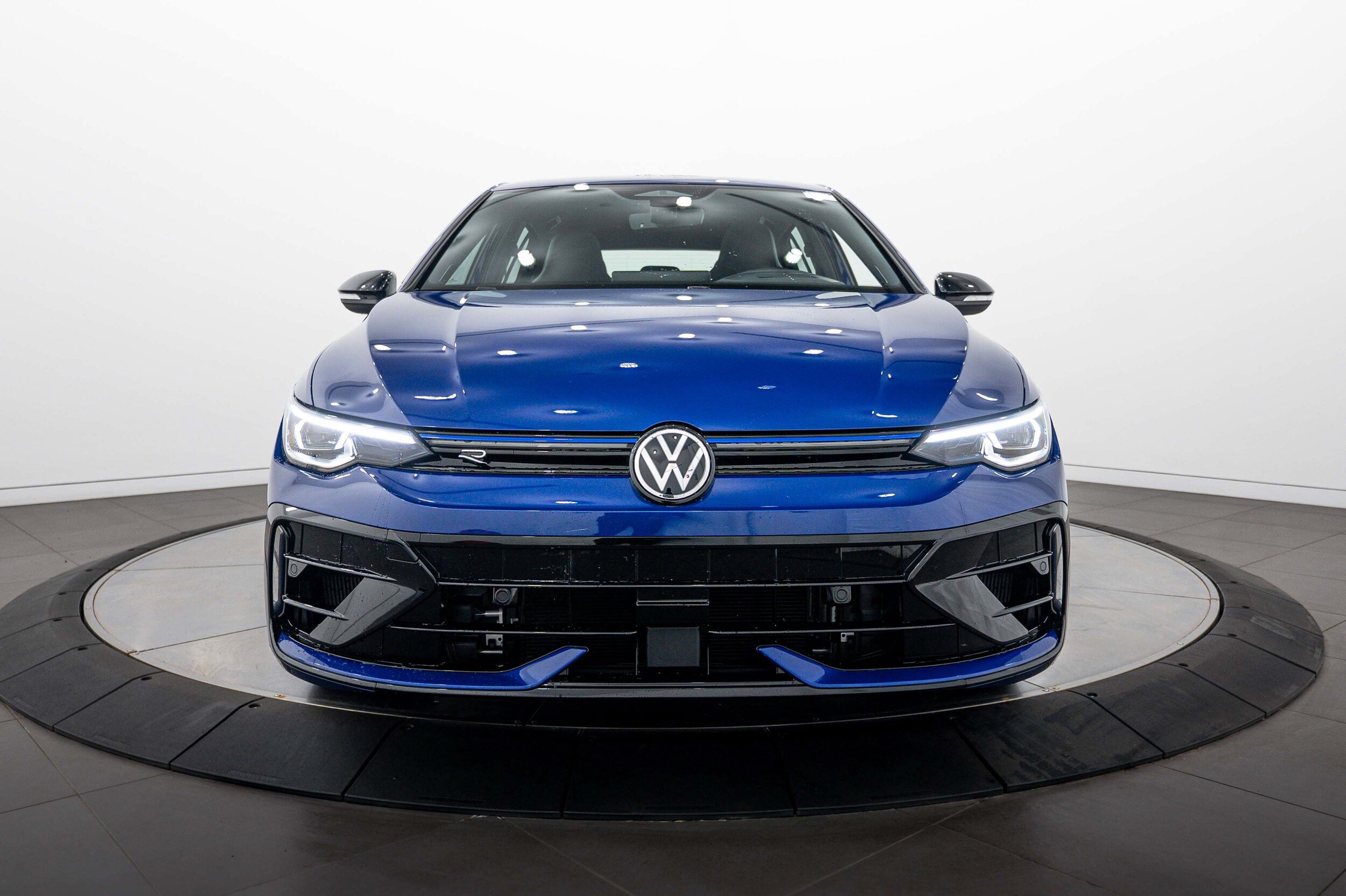 Used 2026 Volkswagen Golf w/ Euro Style Package AWD/4WD image 24