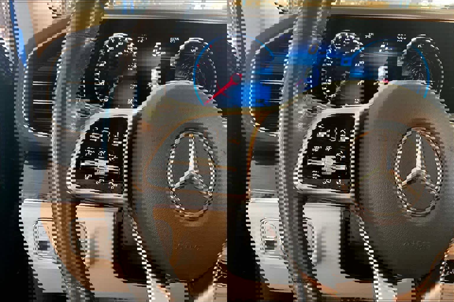 Used 2020 Mercedes-Benz GLE 350 4MATIC image 22