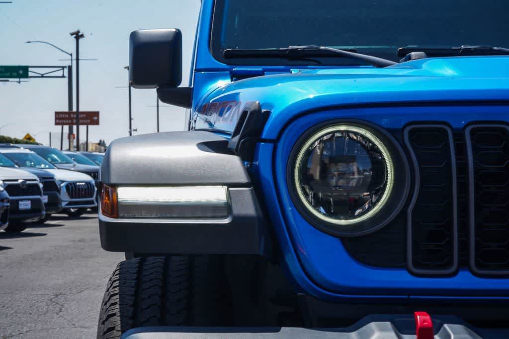 Used 2024 Jeep Wrangler Unlimited Rubicon AWD/4WD image 10