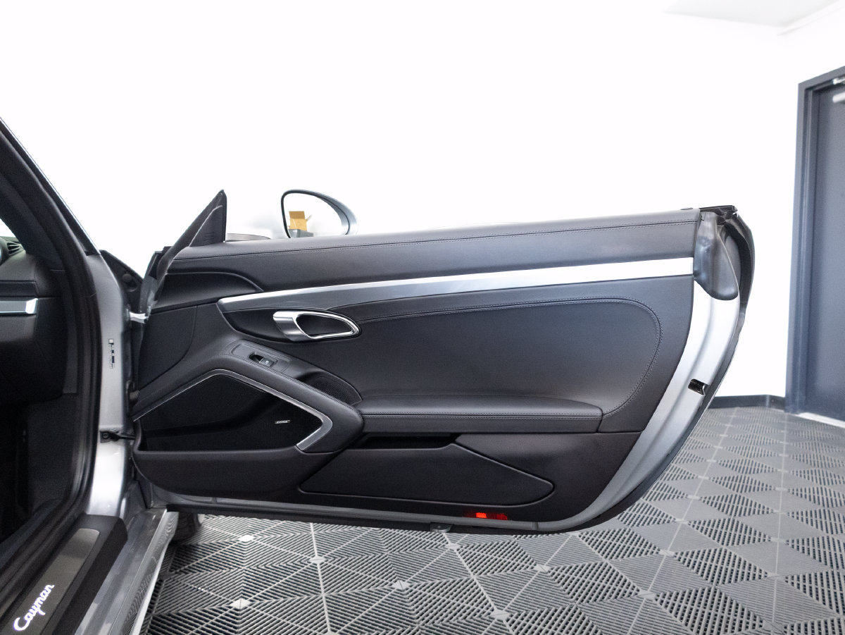 Certified 2024 Porsche 718 Cayman RWD image 35