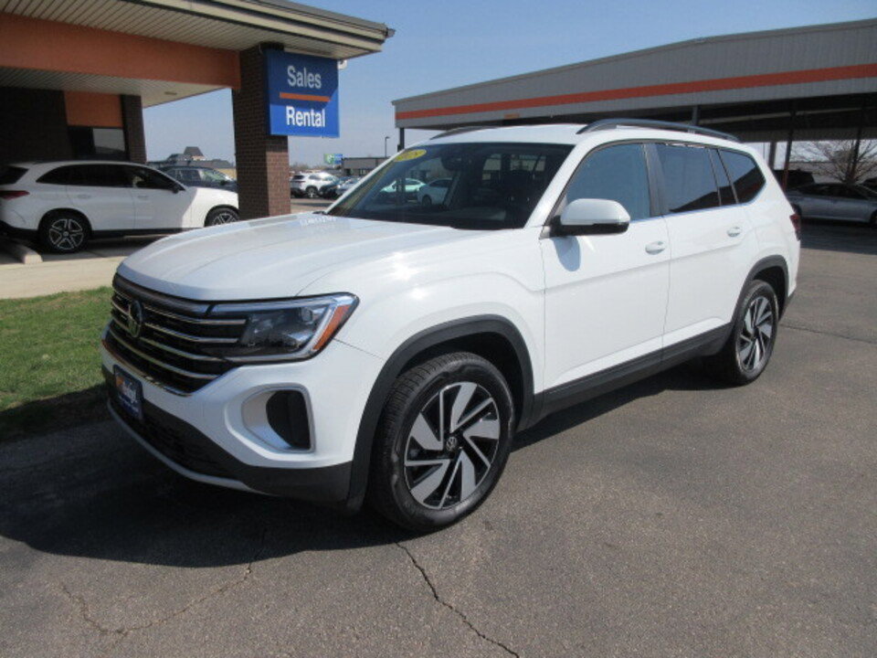 Used 2025 Volkswagen Atlas SE image 44