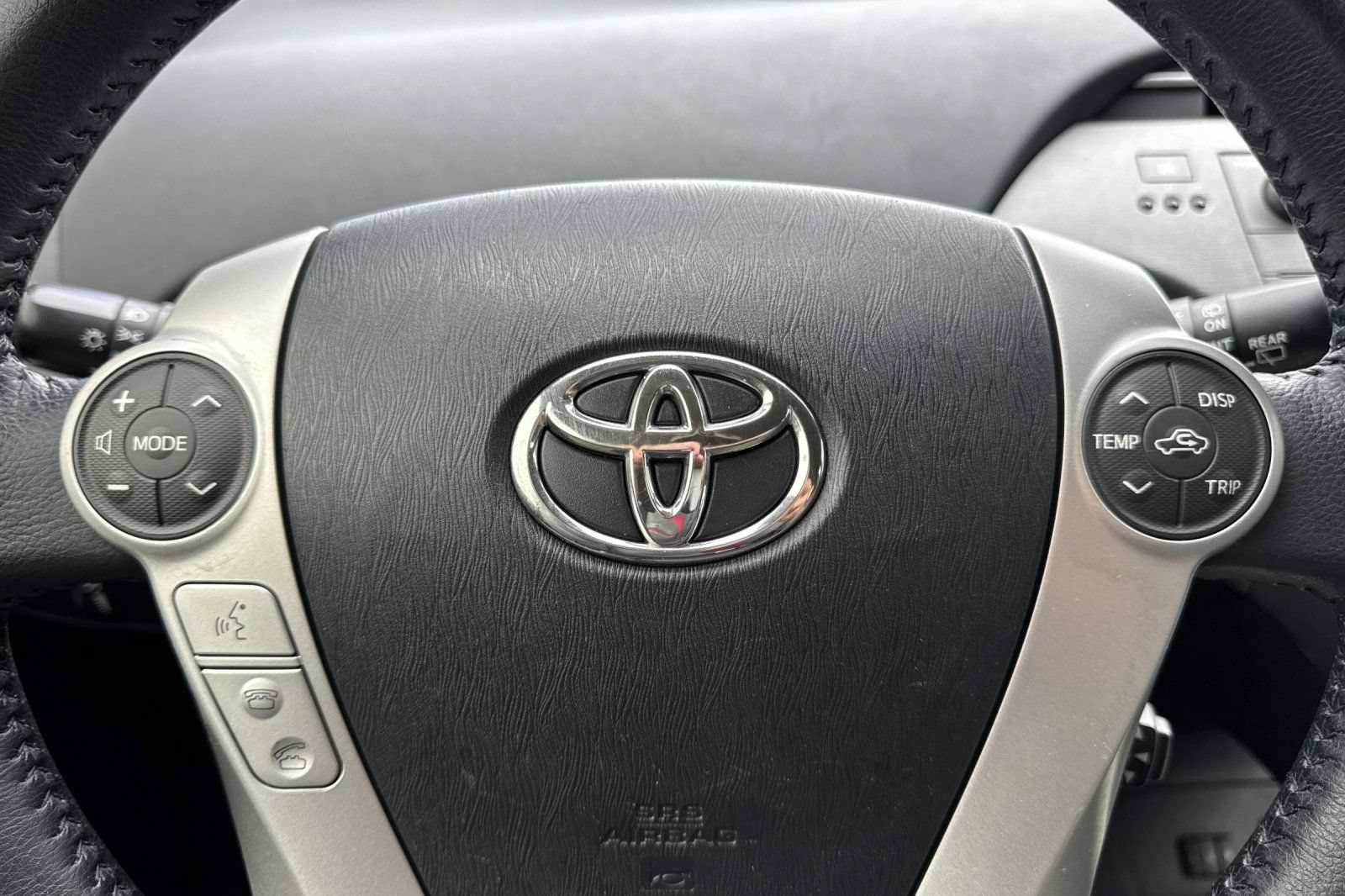 Used 2015 Toyota Prius Five FWD image 23