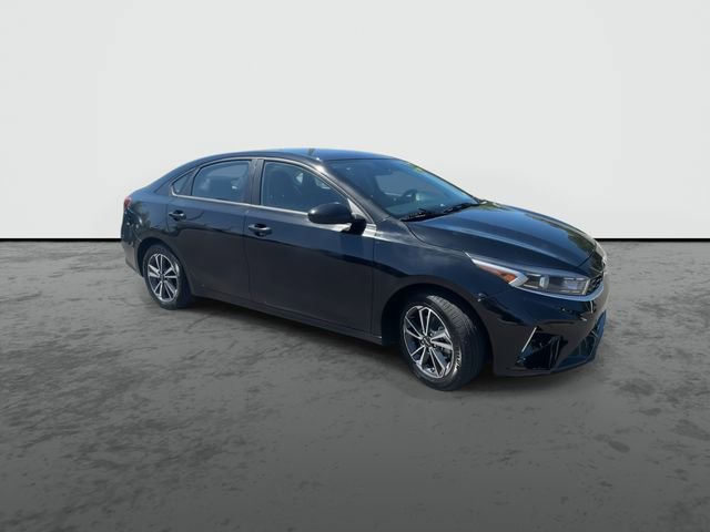 Used 2023 Kia Forte LXS image 2