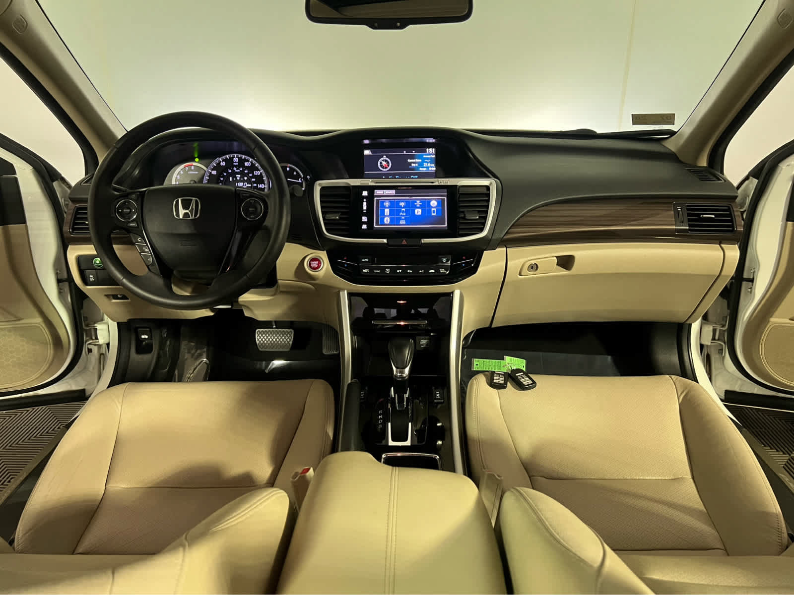 Used 2017 Honda Accord EX-L image 10