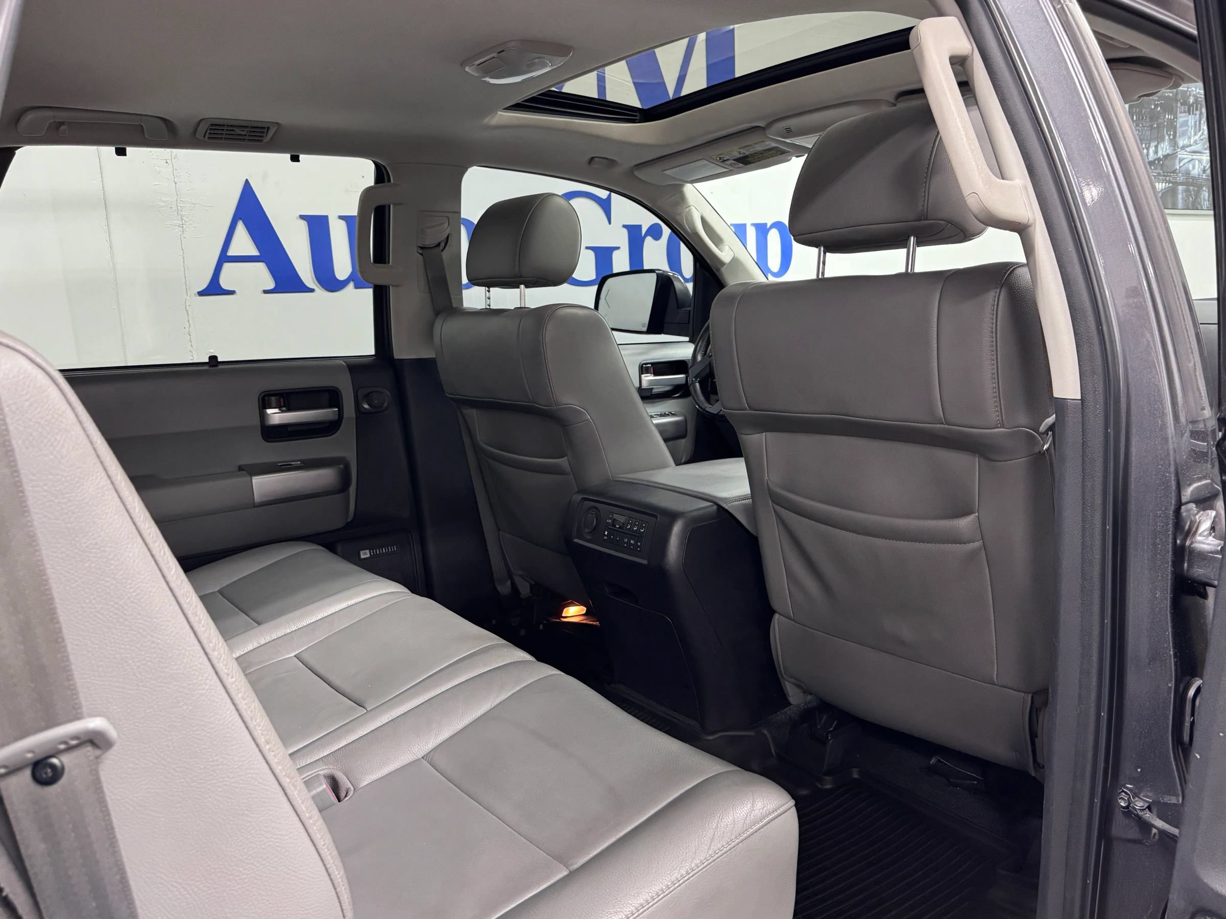 Used 2018 Toyota Sequoia Limited w/ Safety & Convenience Package AWD/4WD image 15