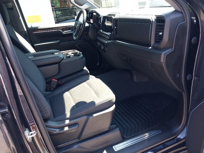 Used 2024 Chevrolet Silverado 1500 LT AWD/4WD image 18