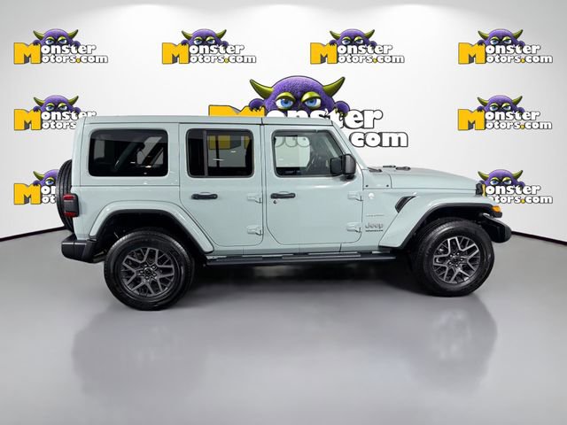 Used 2024 Jeep Wrangler Unlimited Sahara w/ Technology Group AWD/4WD image 4