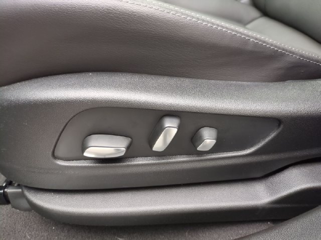 Used 2026 Cadillac XT5 Premium Luxury w/ LPO, Floor Liner Package AWD/4WD image 20