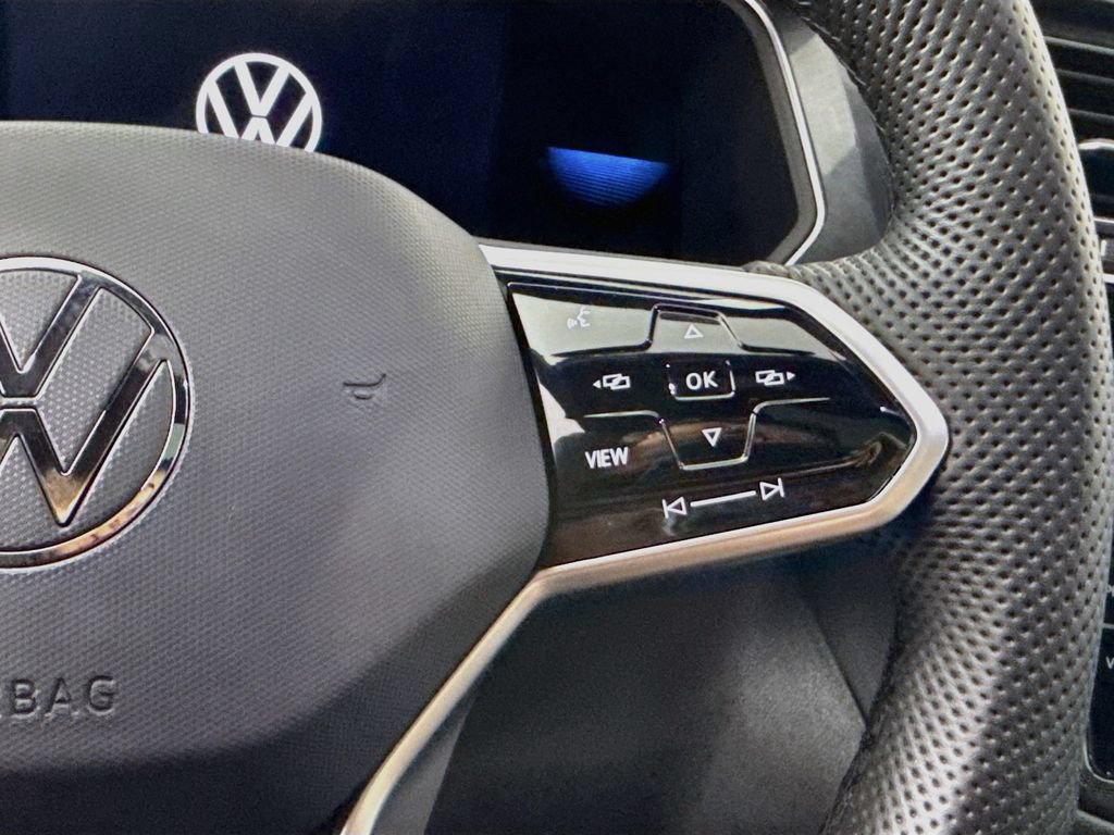 Used 2022 Volkswagen Tiguan SE R-Line FWD image 12